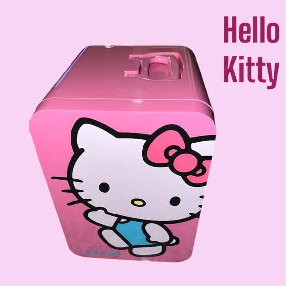 Hello Kitty Mini Fridge - Picture 14 of 14